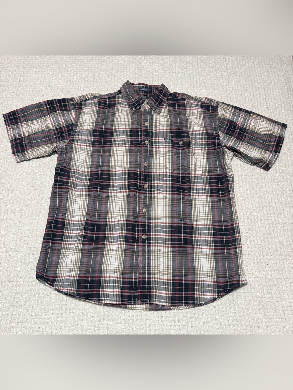Dickies Men's Short Sleeve Button Up plaid shirt.  Size: Large